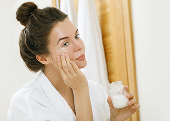 Coconut-Oil-and-Acne-350Wx250H-04 Coconut oil and Acne