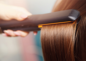 ● Heat styling tools and excessive blow-drying
